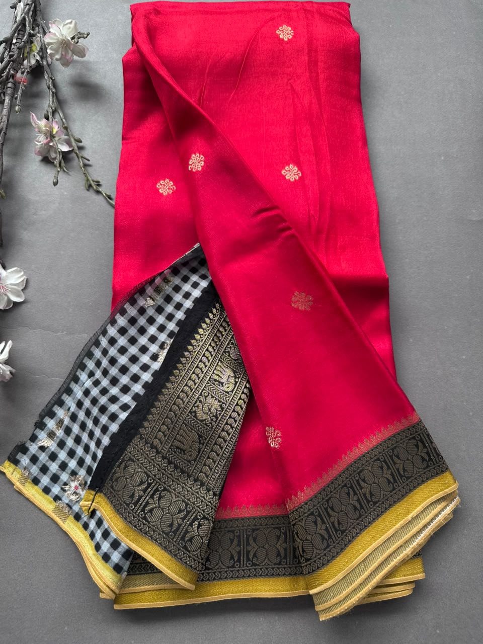 Red soft semi crepe saree 108