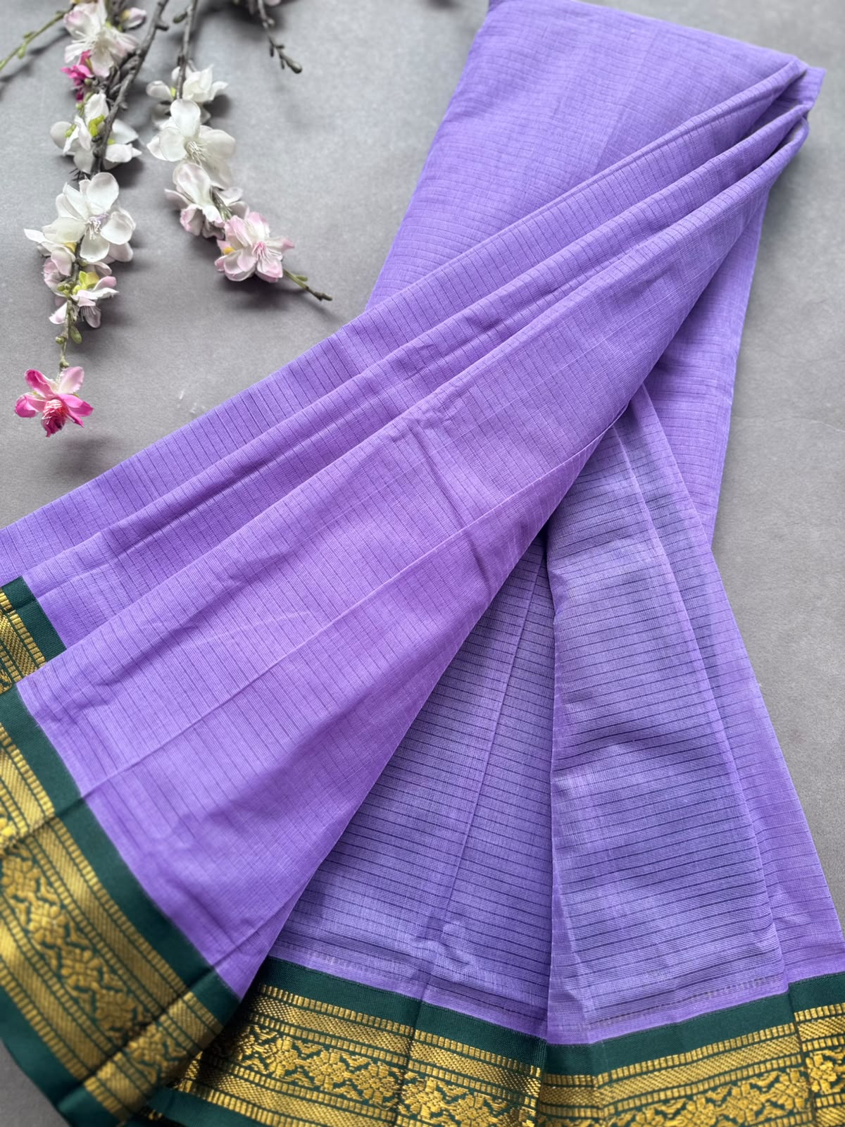 Lavender Pure Gadwal Cotton Saree 108