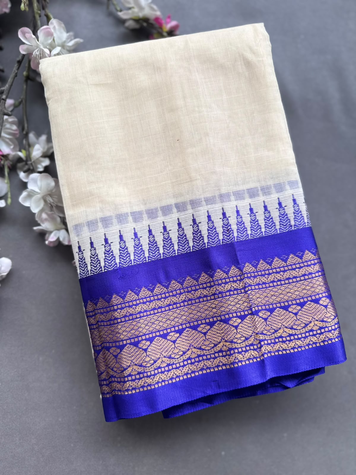 Cream Pure Gadwal Cotton Saree 108