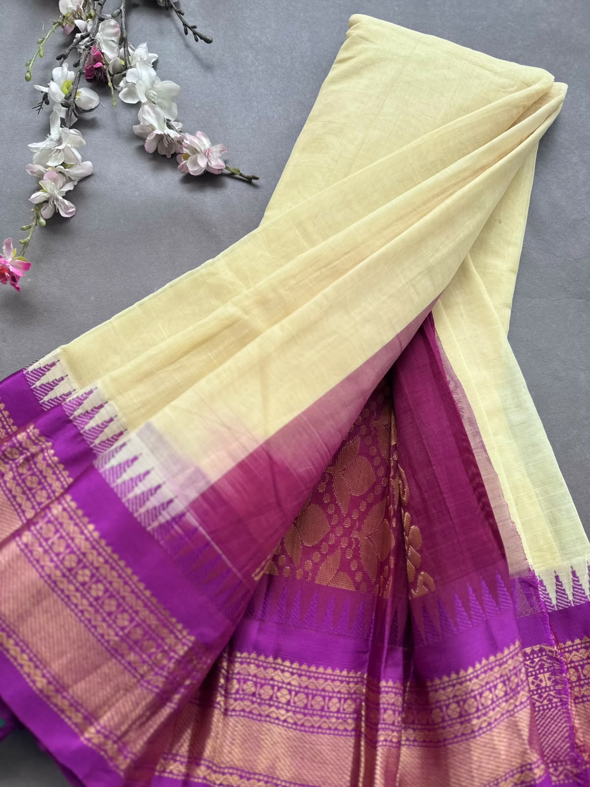 Cream Pure Gadwal Cotton Saree 108