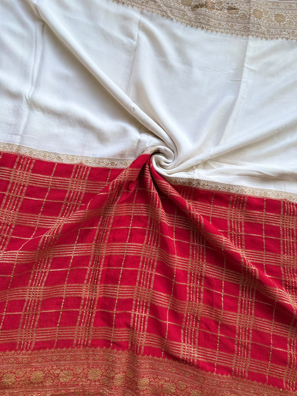 Red n White Half n Half Pure Benarasi Crepe Saree 109