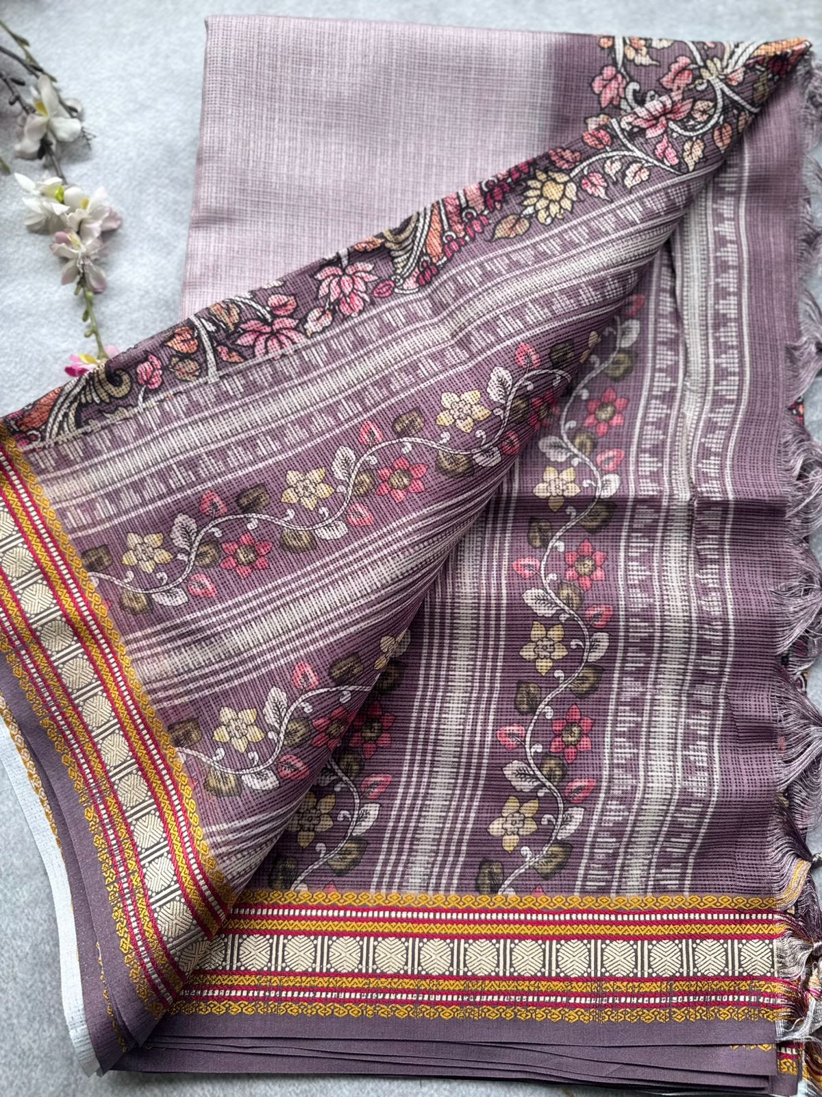 White Lilac Kalamkari Jute Linen Saree 109