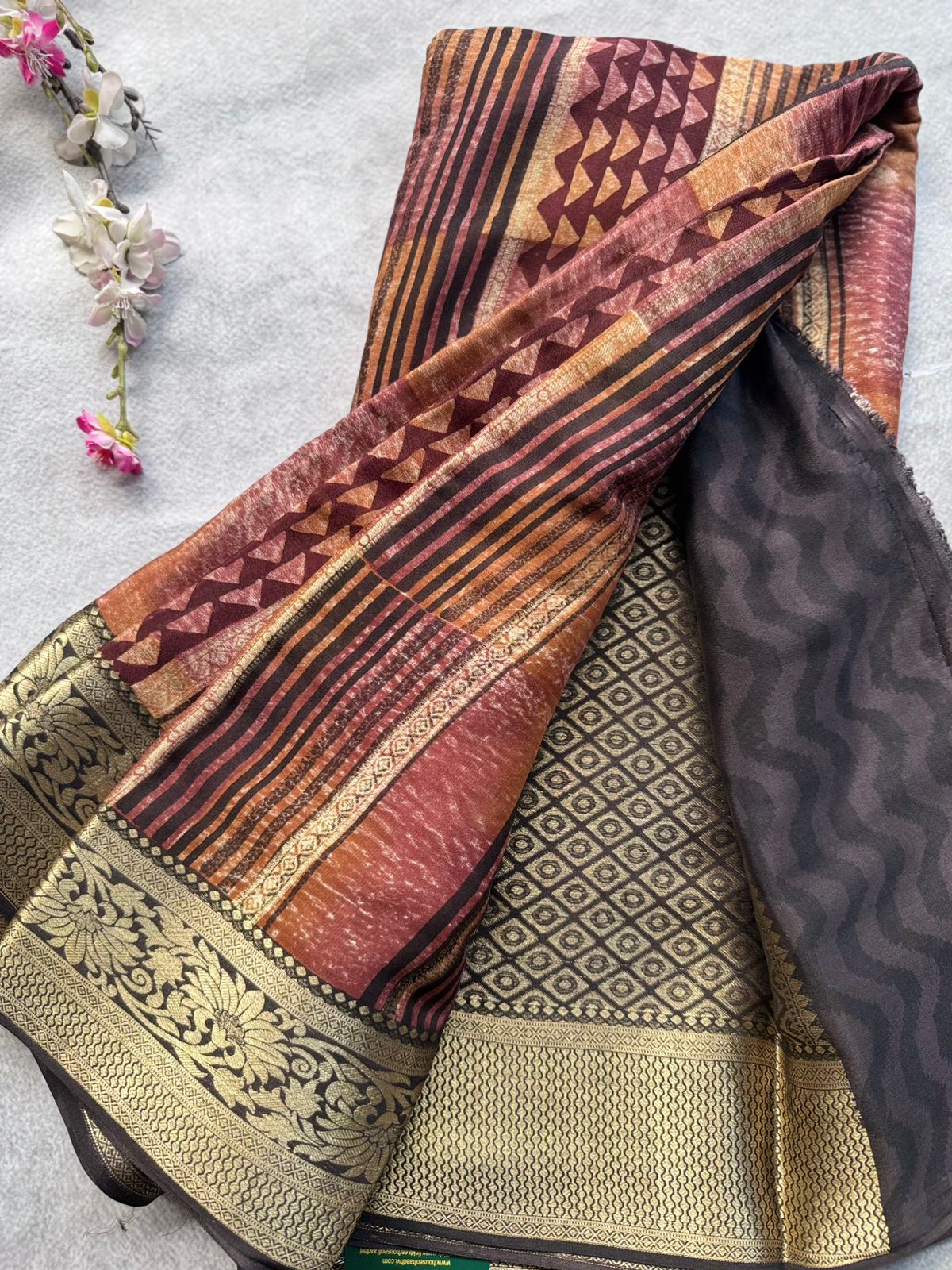 Multicolor Pure Mysore Crepe Silk Saree (Swara)
