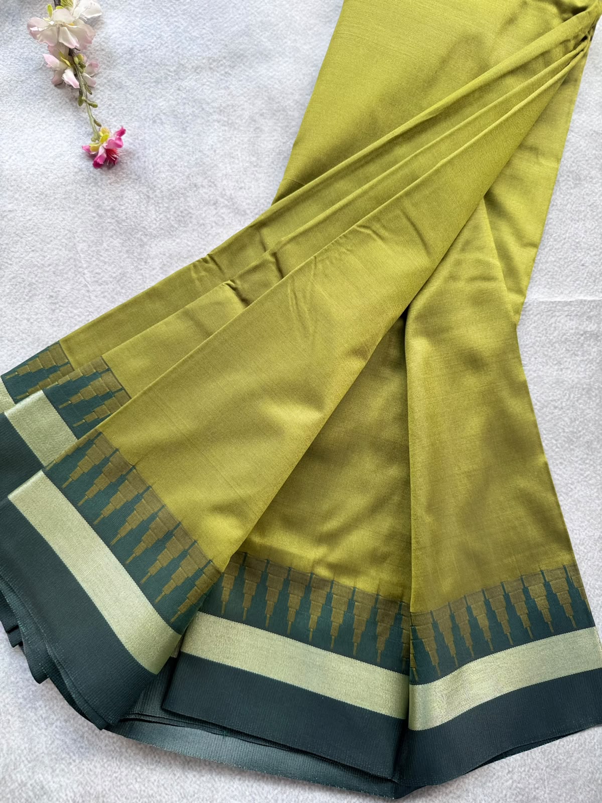Mehandi Green Semi Silk Saree 109
