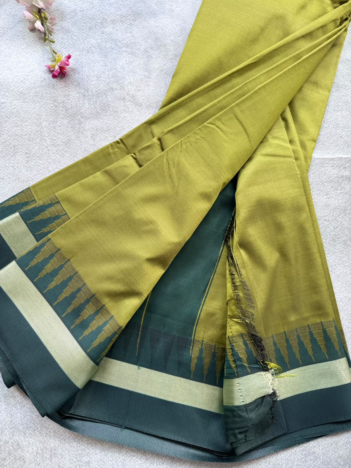 Mehandi Green Semi Silk Saree 109