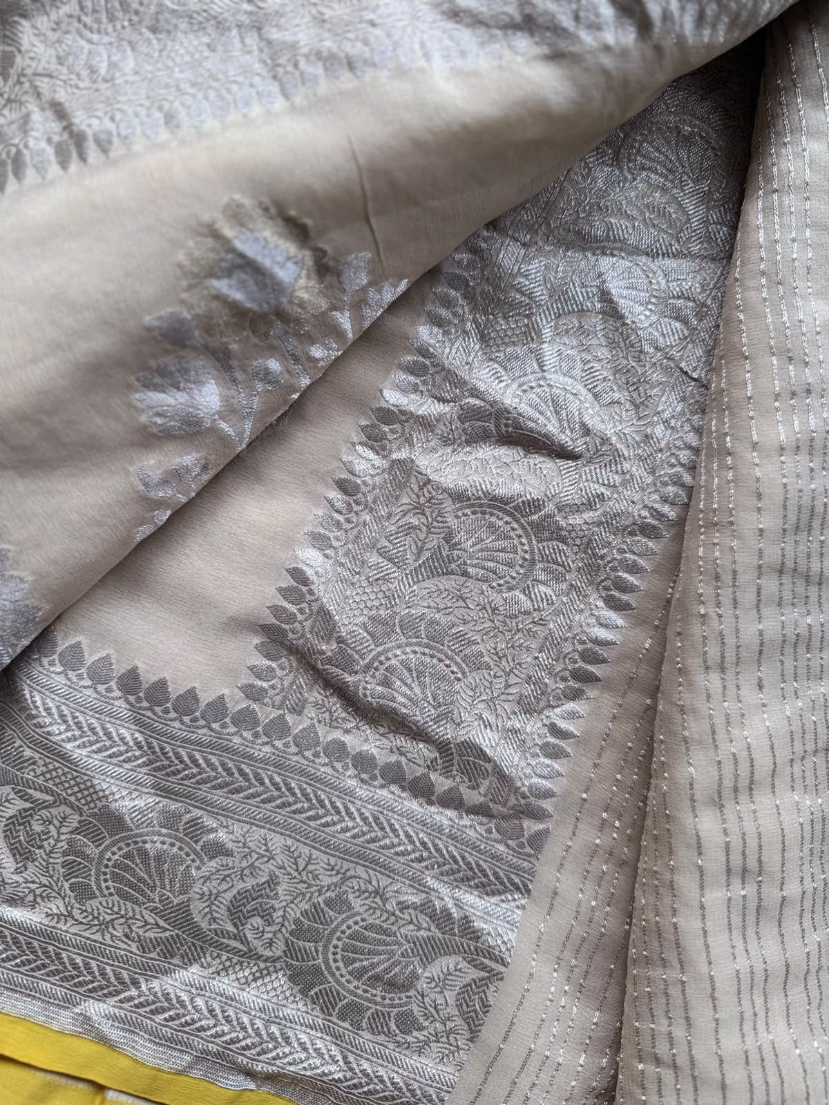 Cream Handloom Pure Benarasi Georgette Saree 109