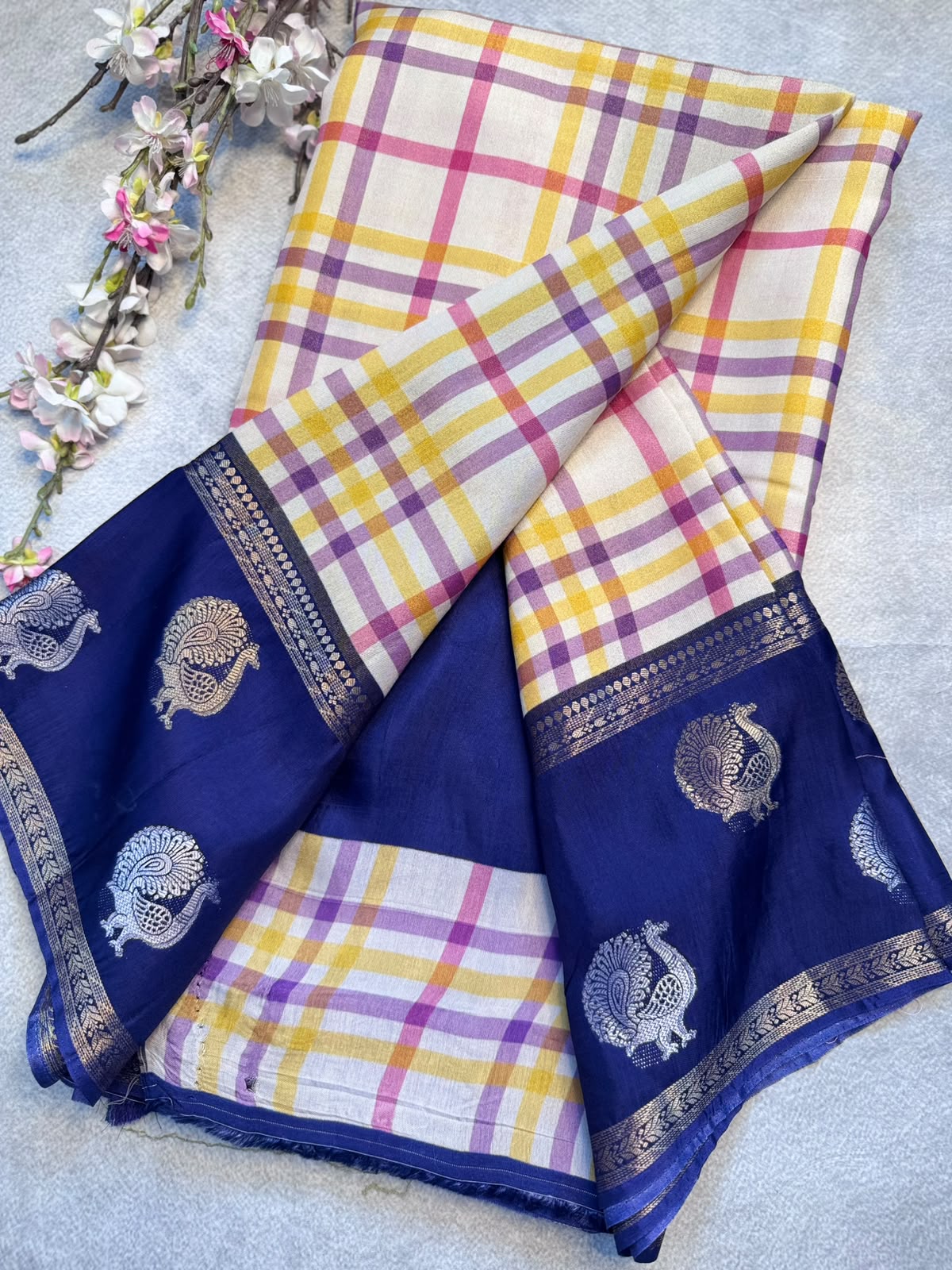 Cream n Navy Blue Checks Crepe Tissue Saree 109