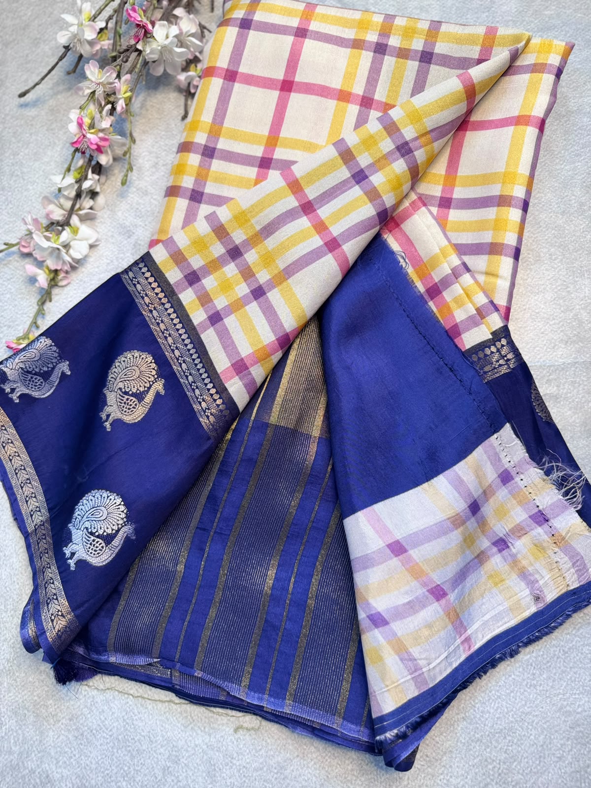 Cream n Navy Blue Checks Crepe Tissue Saree 109