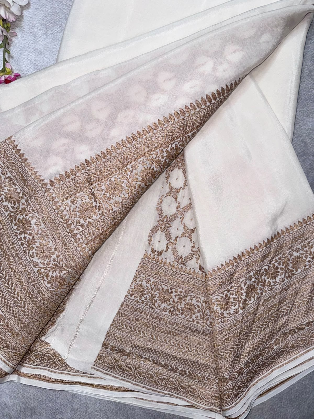 Cream Pure Benarasi Crepe Saree 110