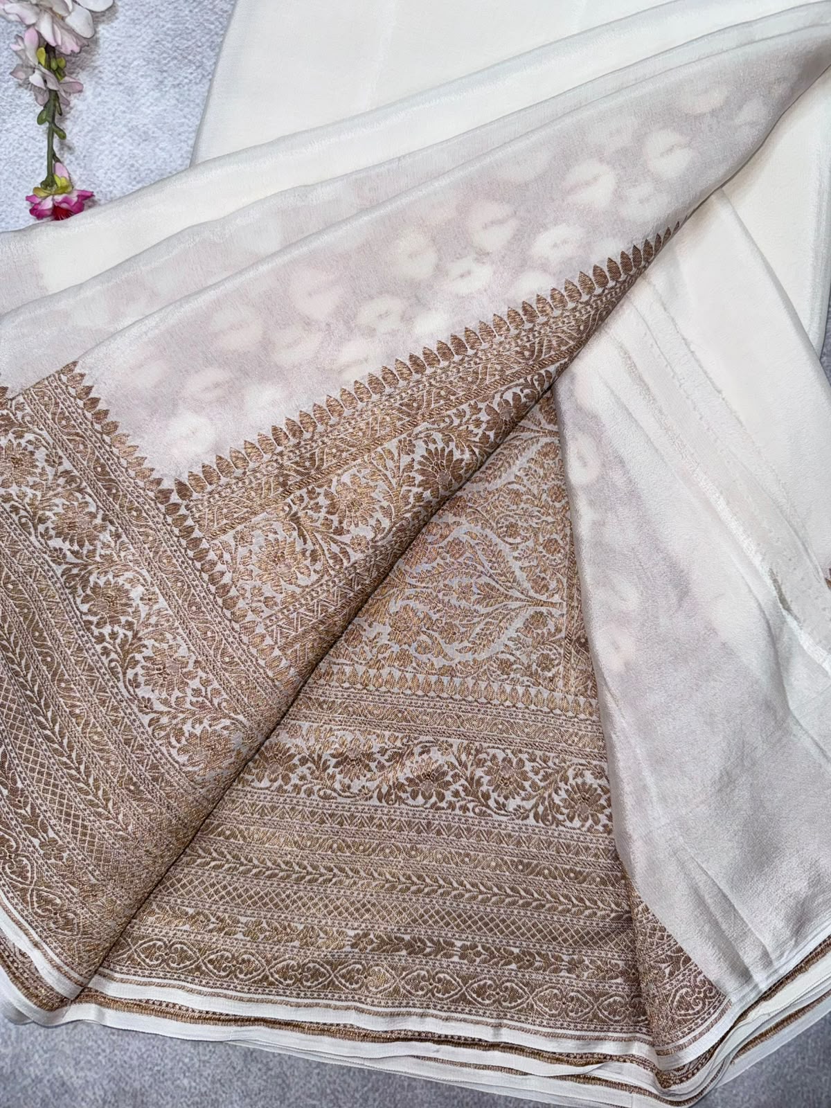 Cream Pure Benarasi Crepe Saree 110