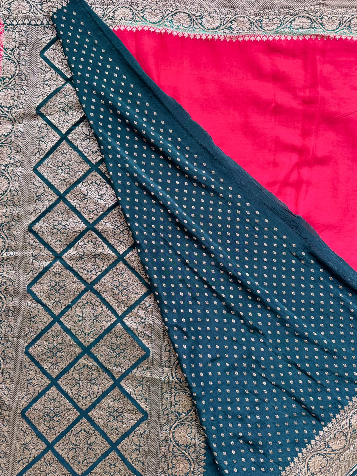 Red n Green Patli Pallu Pure Benarasi Crepe Saree 110