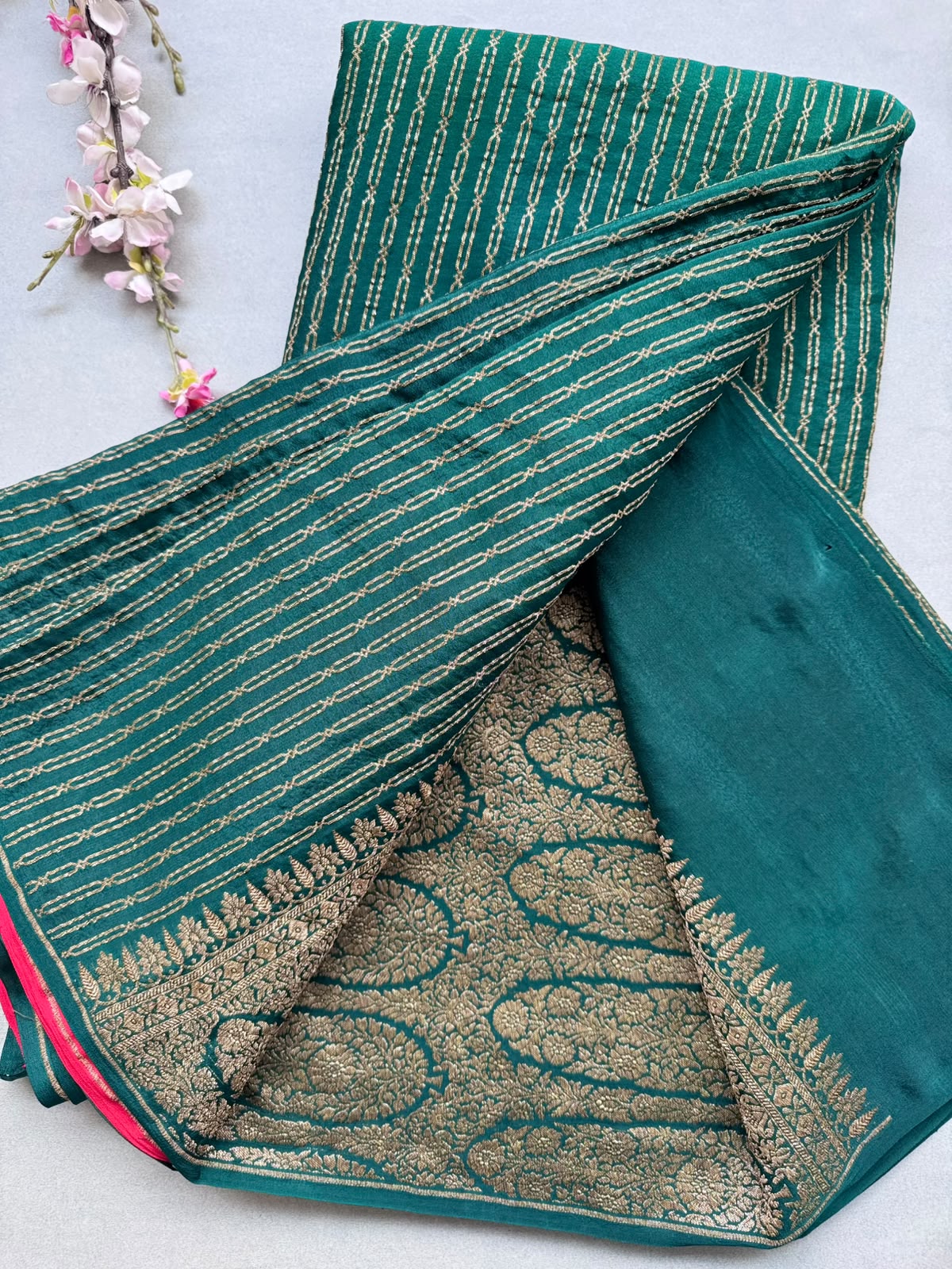 Green Pure Benarasi Crepe with Contrast Blouse Saree 110