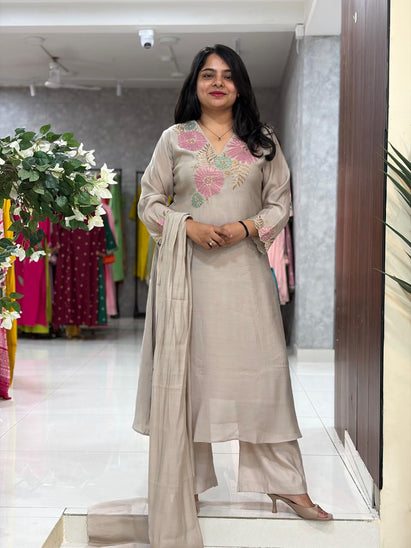 Grey Mul Chanderi Thread Embroidery Airline Kurtha 63