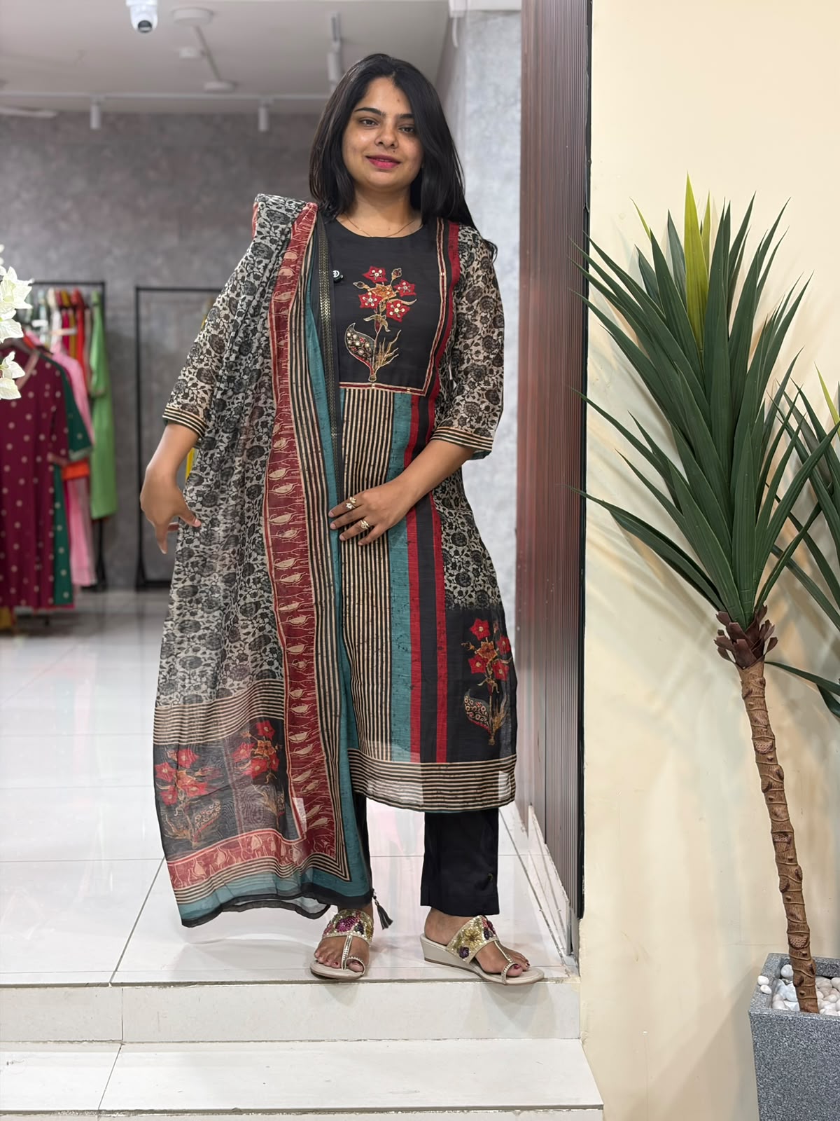 Black  Mul Chanderi Thread Embroidery Straight Fit  Kurtha 898