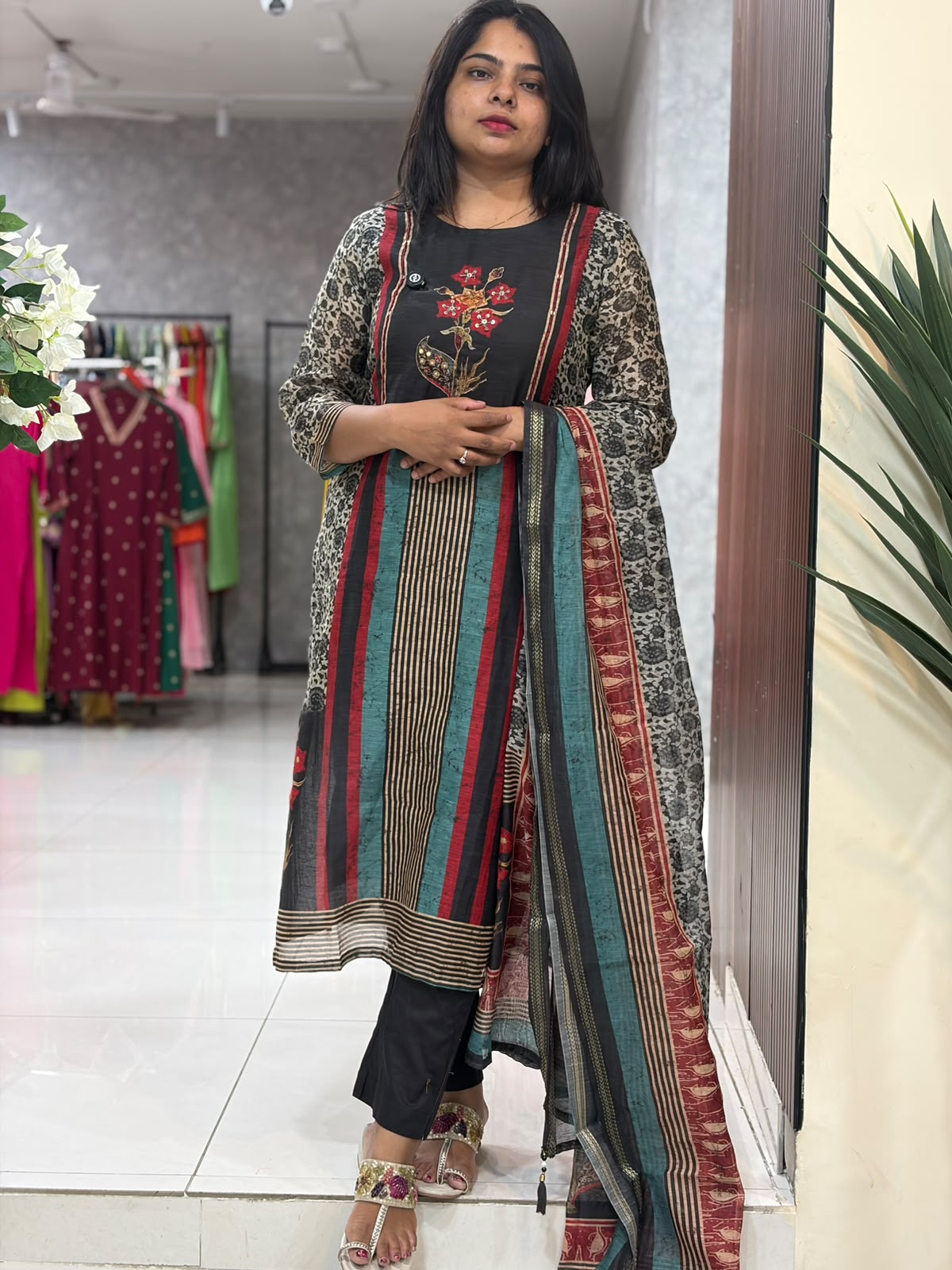 Black  Mul Chanderi Thread Embroidery Straight Fit  Kurtha 898