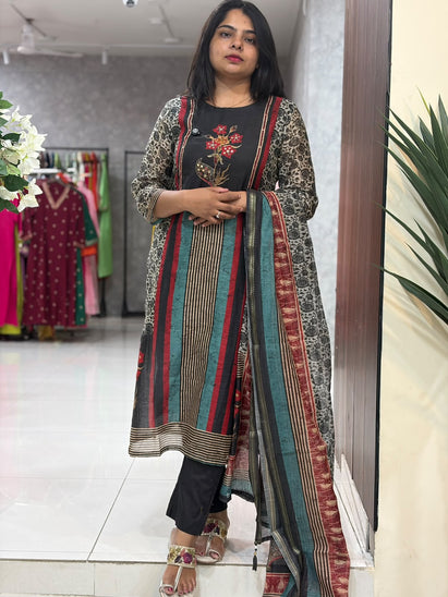 Black  Mul Chanderi Thread Embroidery Straight Fit  Kurtha 898