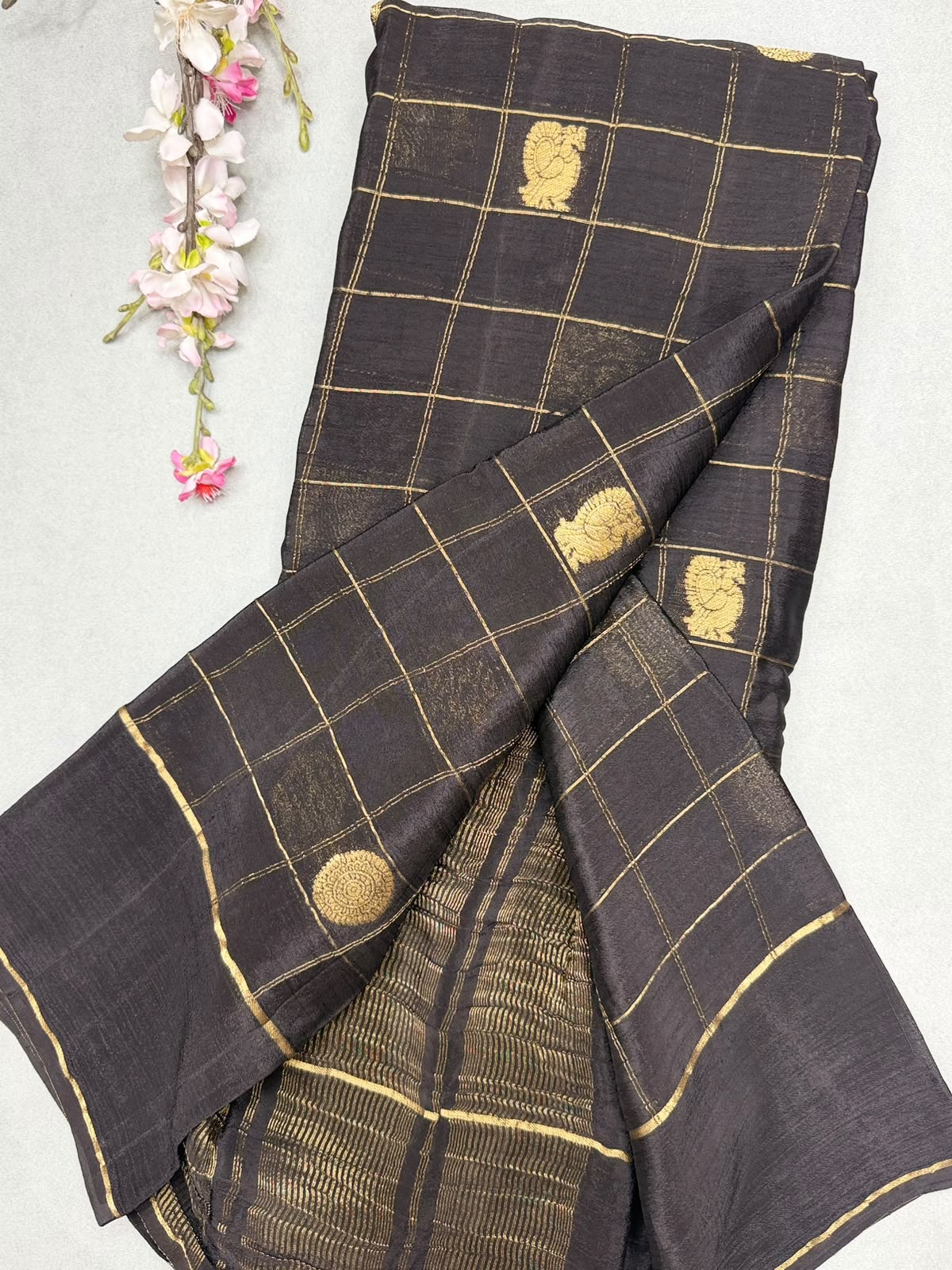 Black Checks Semi Wrinkle Crepe Saree 111