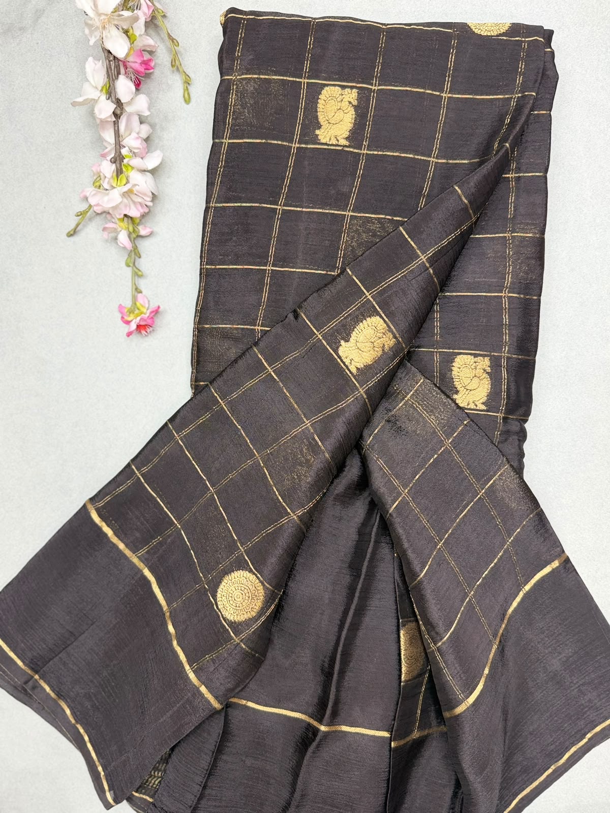 Black Checks Semi Wrinkle Crepe Saree 111