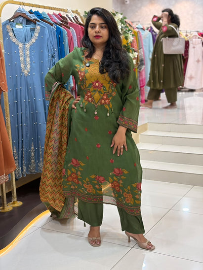 Green Mul Chanderi Thread Embroidery Straight Fit  Kurtha 53