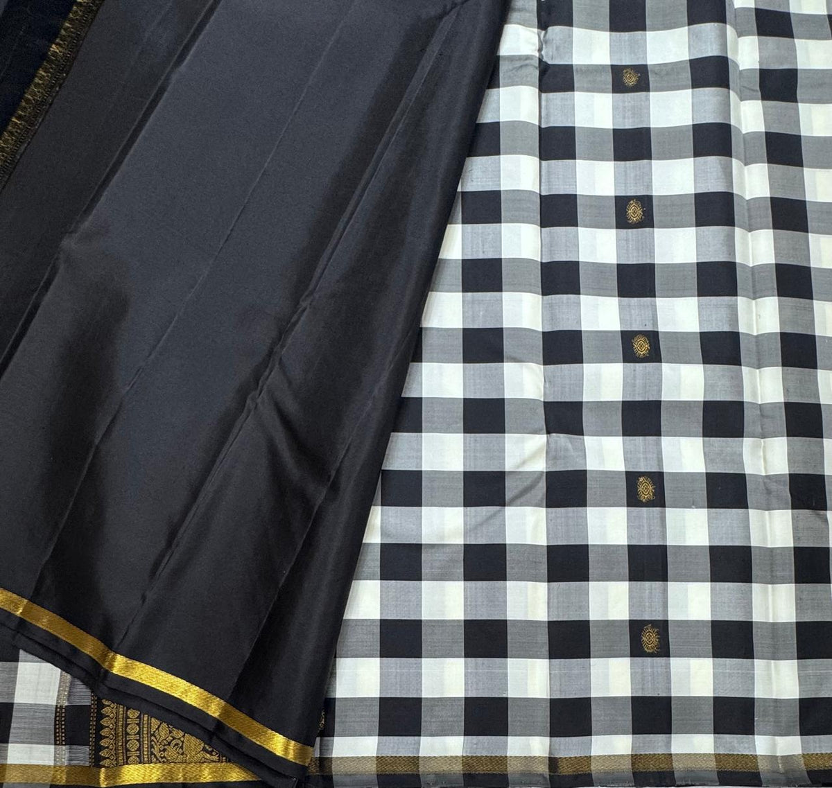 Black And White Checks Pure Kanchipuram Silk Saree 111 (Swara)