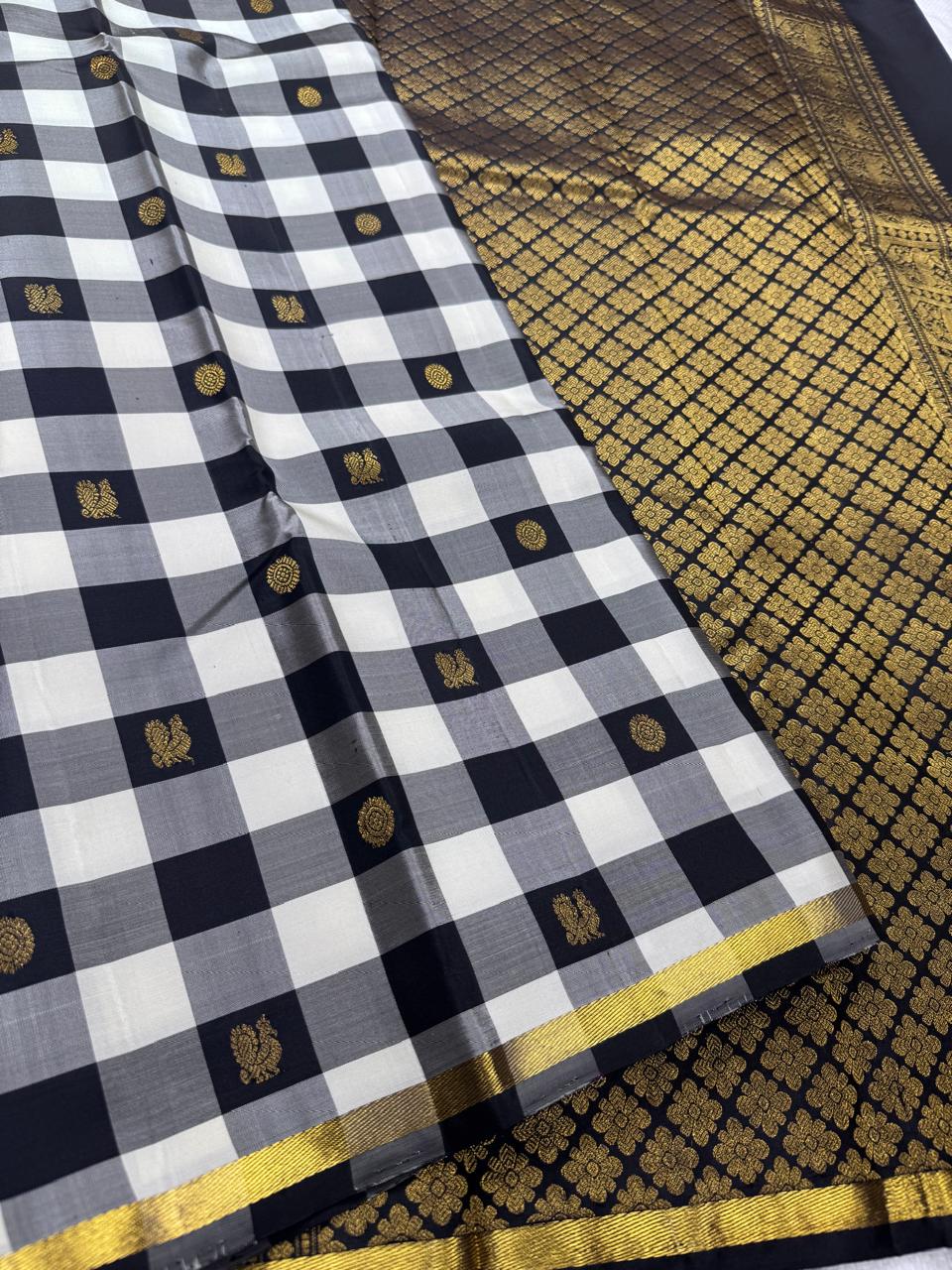 Black And White Checks Pure Kanchipuram Silk Saree 111 (Swara)