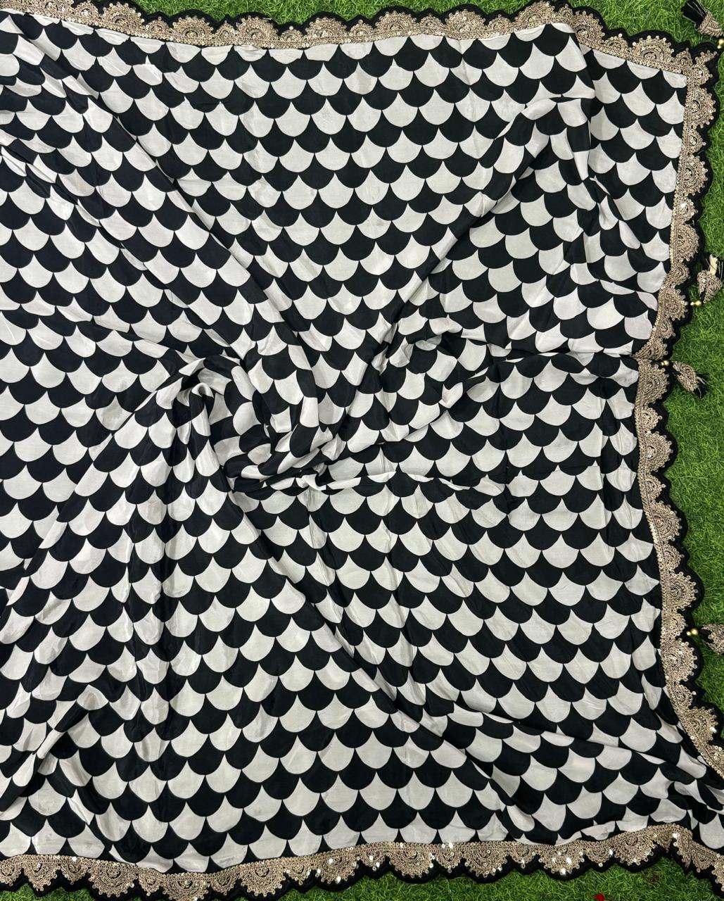 Black n white scallop border saree-01