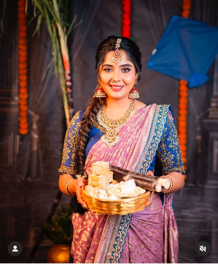 Light magenta n blue scallop border benaras georgette saree