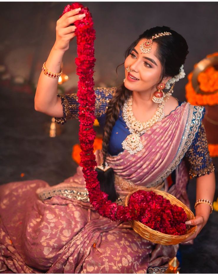 Light magenta n blue scallop border benaras georgette saree