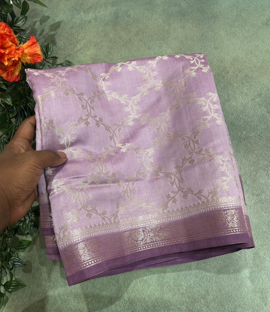 Lilac Elegant Pure Chiniya banarasi  Silk Saree-11