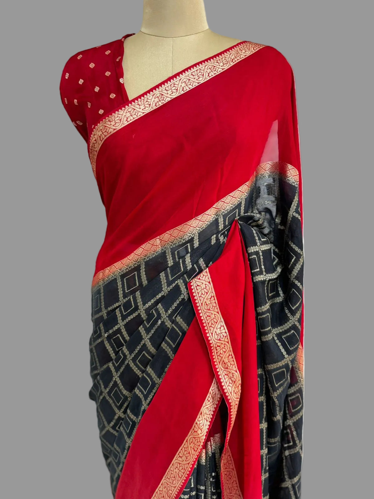 Rashmika mandanna red n black semi mysore crepe saree RM105