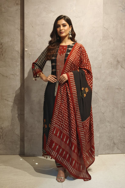 Mul Chanderi Thread Embroidery A Line Kurtha 63
