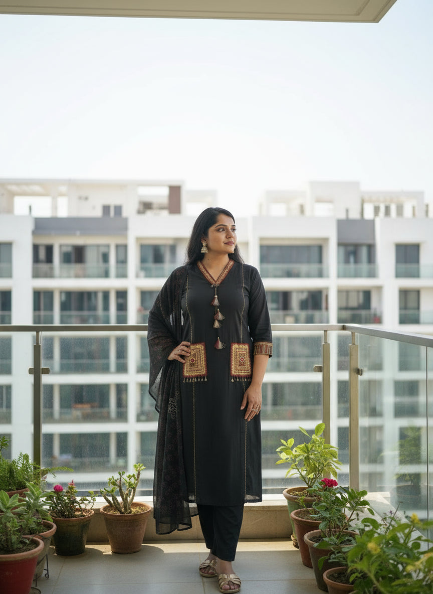 Black Cotton Thread Emboridery Straight Fit Kurtha