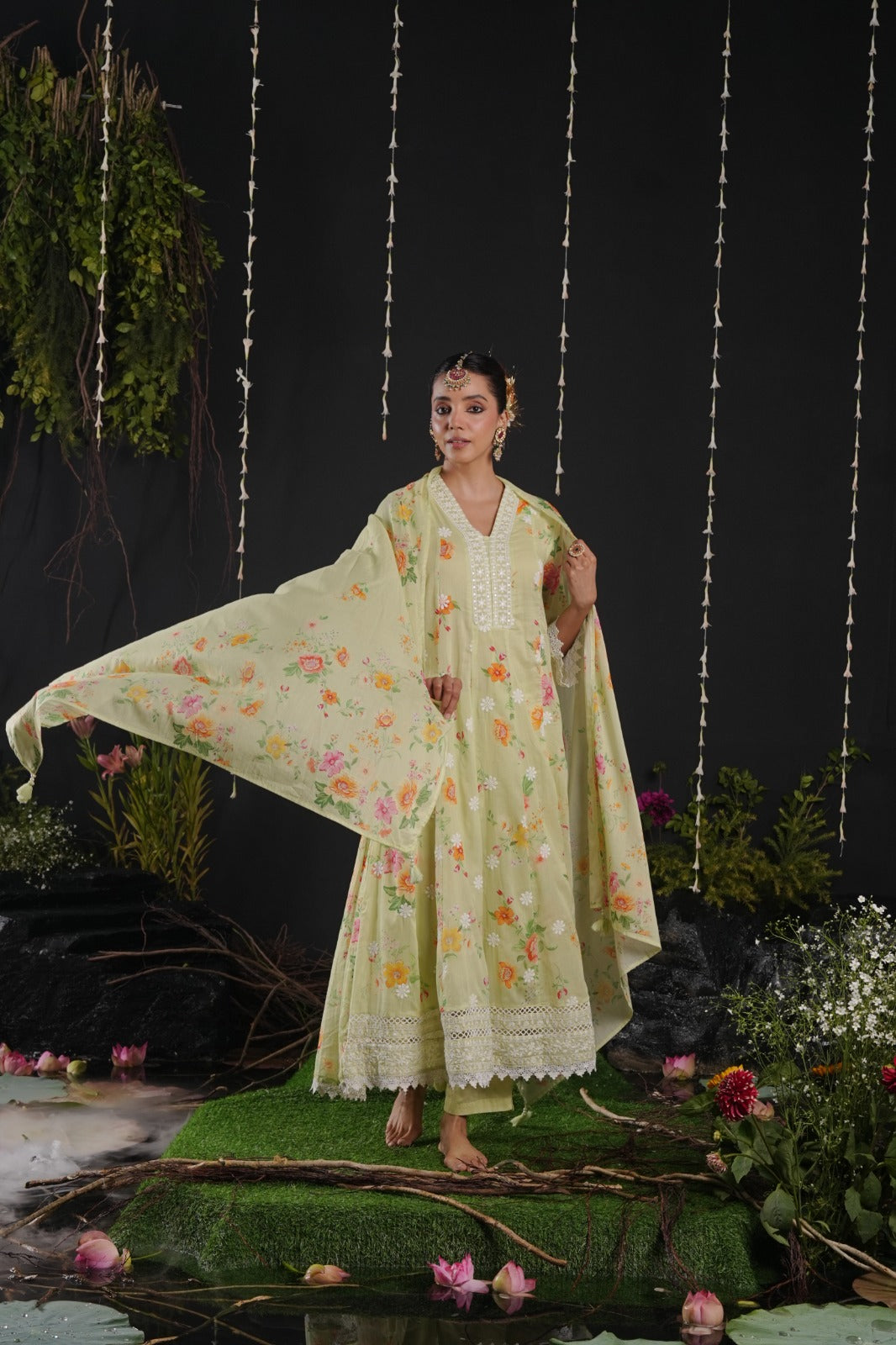 Green Cotton Anarkali Thread Embroidery Flower Print Kurtha 742