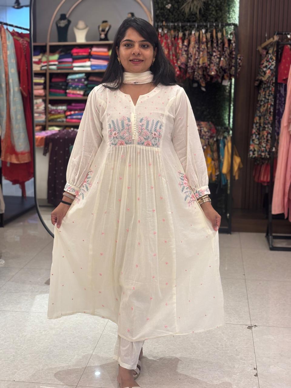"Naya" White Cotton thread embroidery kurtha 009