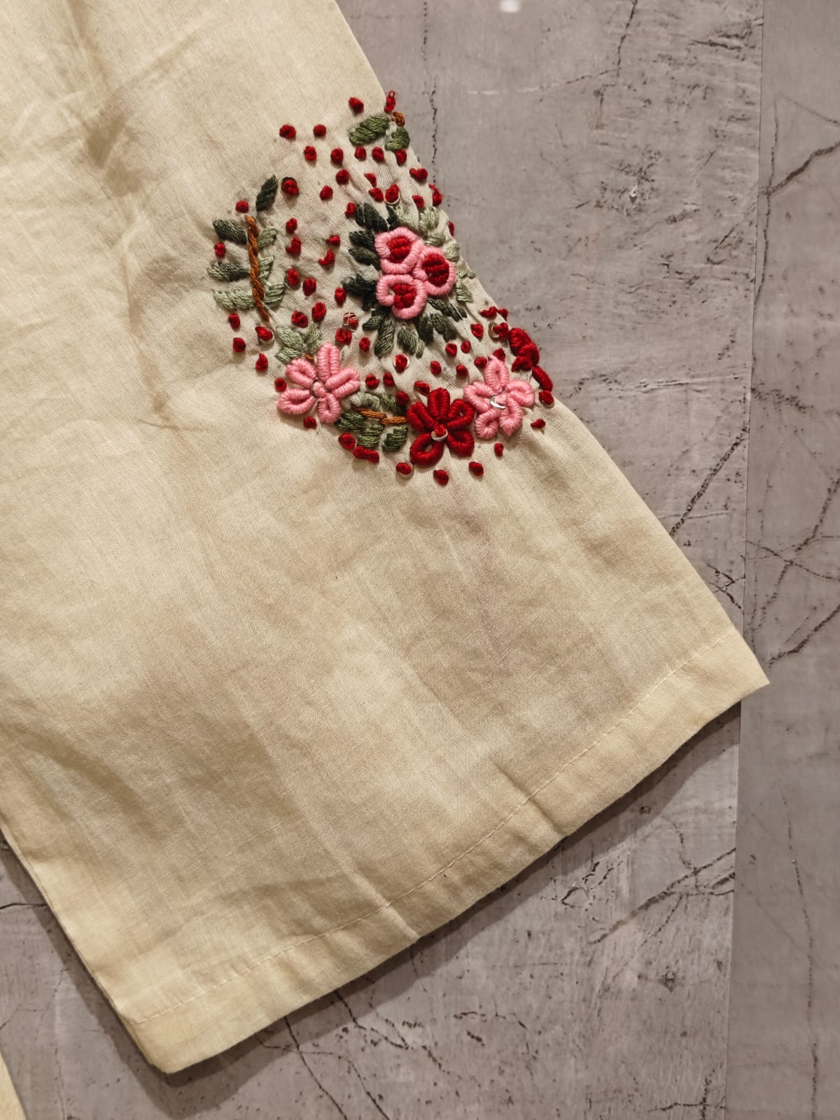 Cream Mul Cotton Thread Embroidery Airline Kurtha