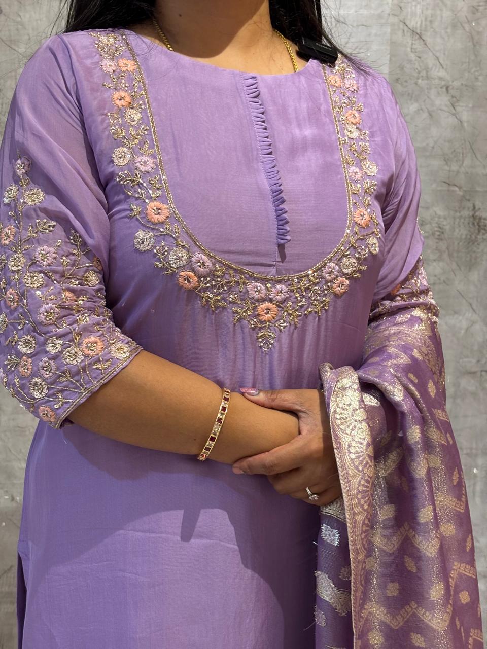 "Sabyasachi' Pastel Lilac Crepe Organza Airline Handwork Kurtha 633