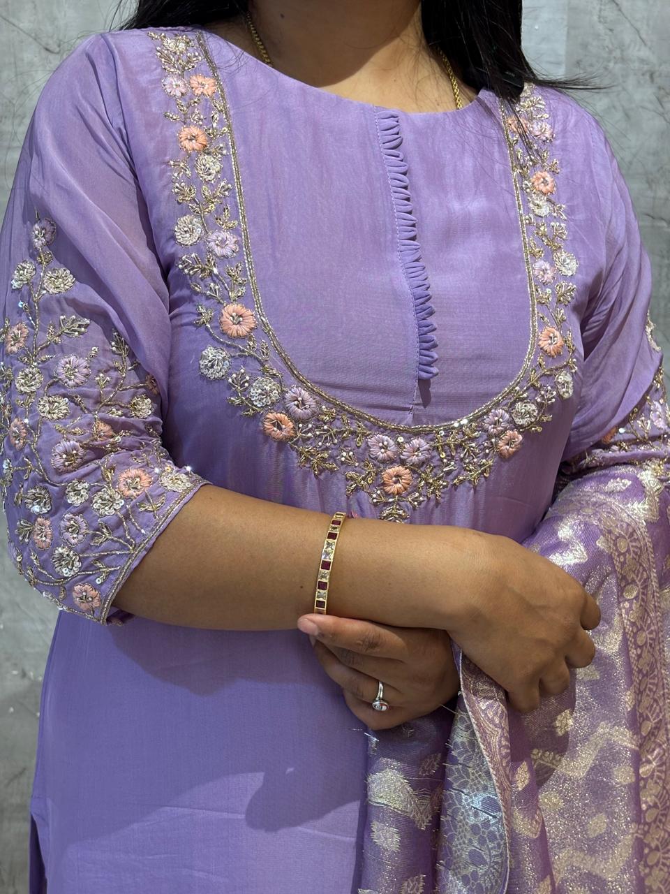 "Sabyasachi' Pastel Lilac Crepe Organza Airline Handwork Kurtha 633