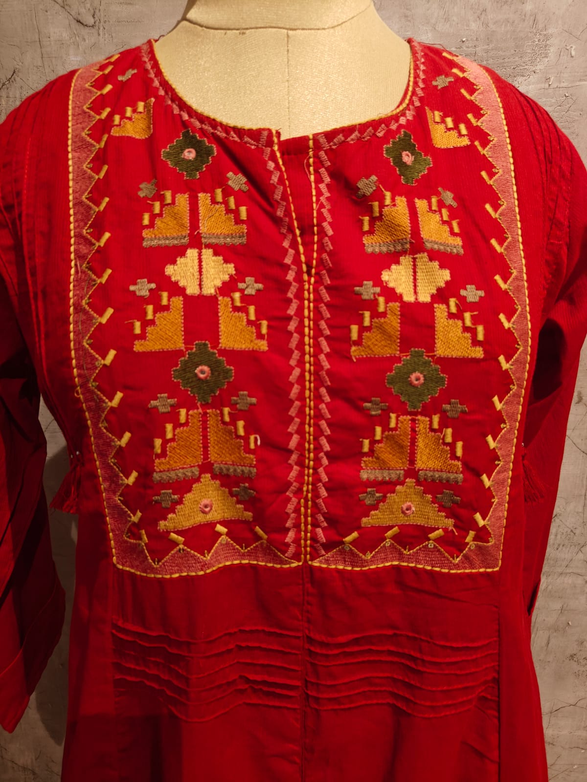 Pink Mul Cotton Thread Embroidery Airline Kurtha