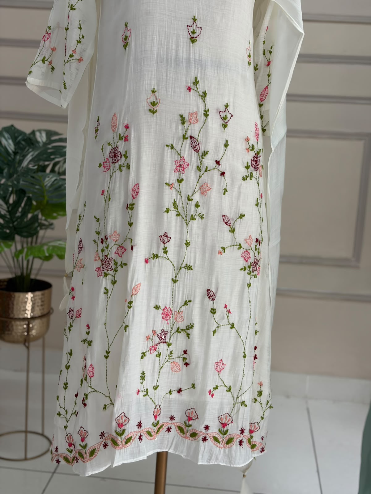 White MUL CHANDHERI Handwork Partyware Kurtha 225