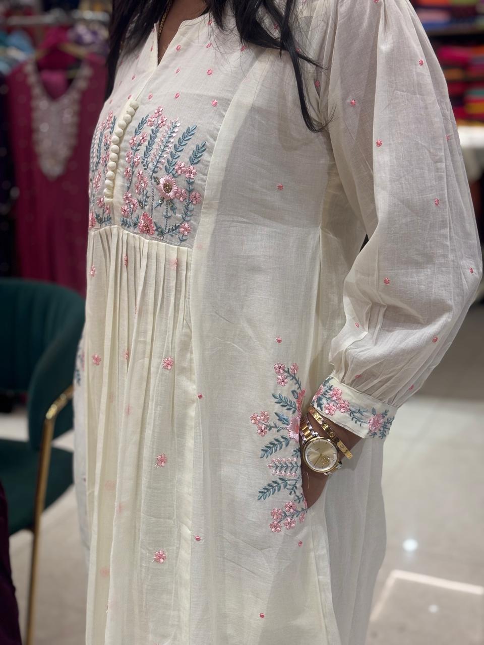 "Naya" White Cotton thread embroidery kurtha 009