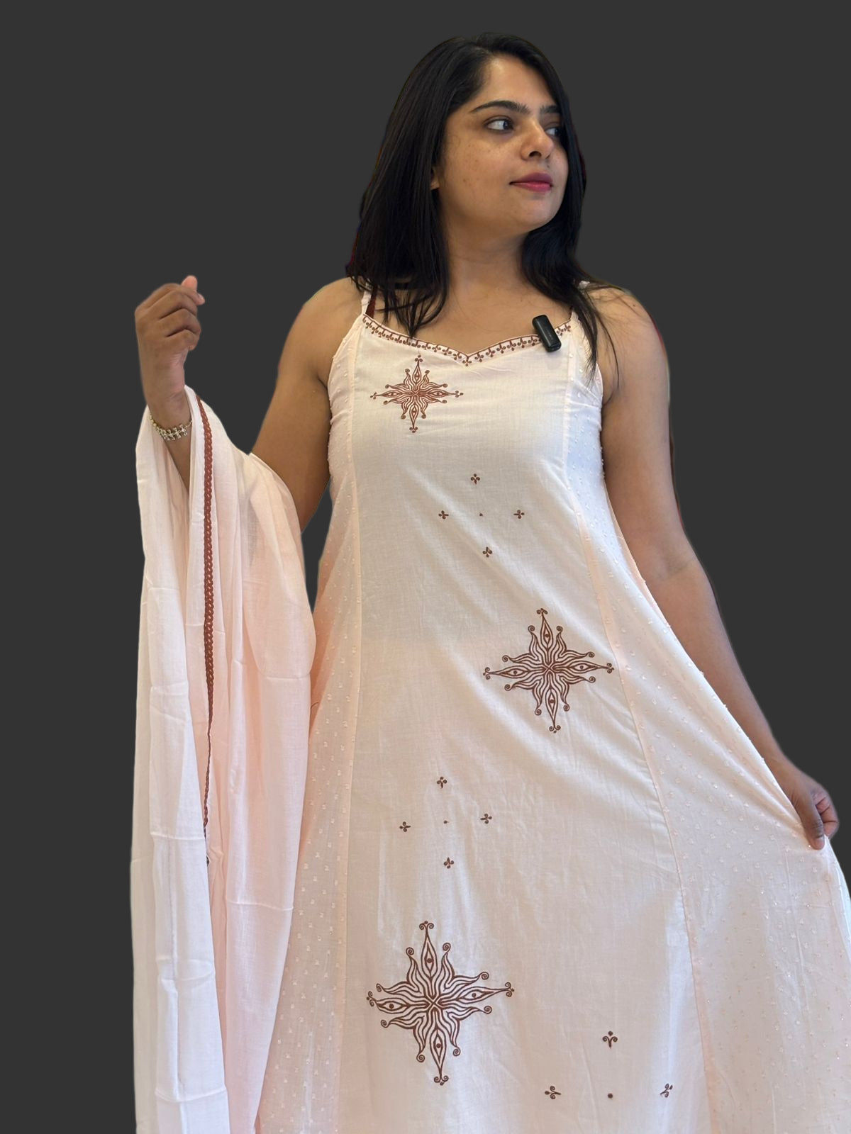 Cream Mul Cotton sleevless Kurtha 18