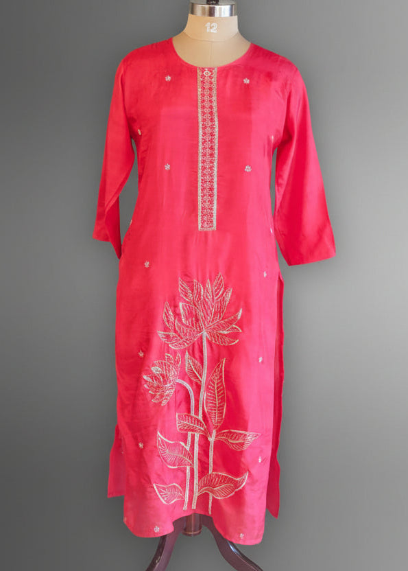 Pink Dola Silk Thread Embroidery Work Straight Fit Kurtha 390