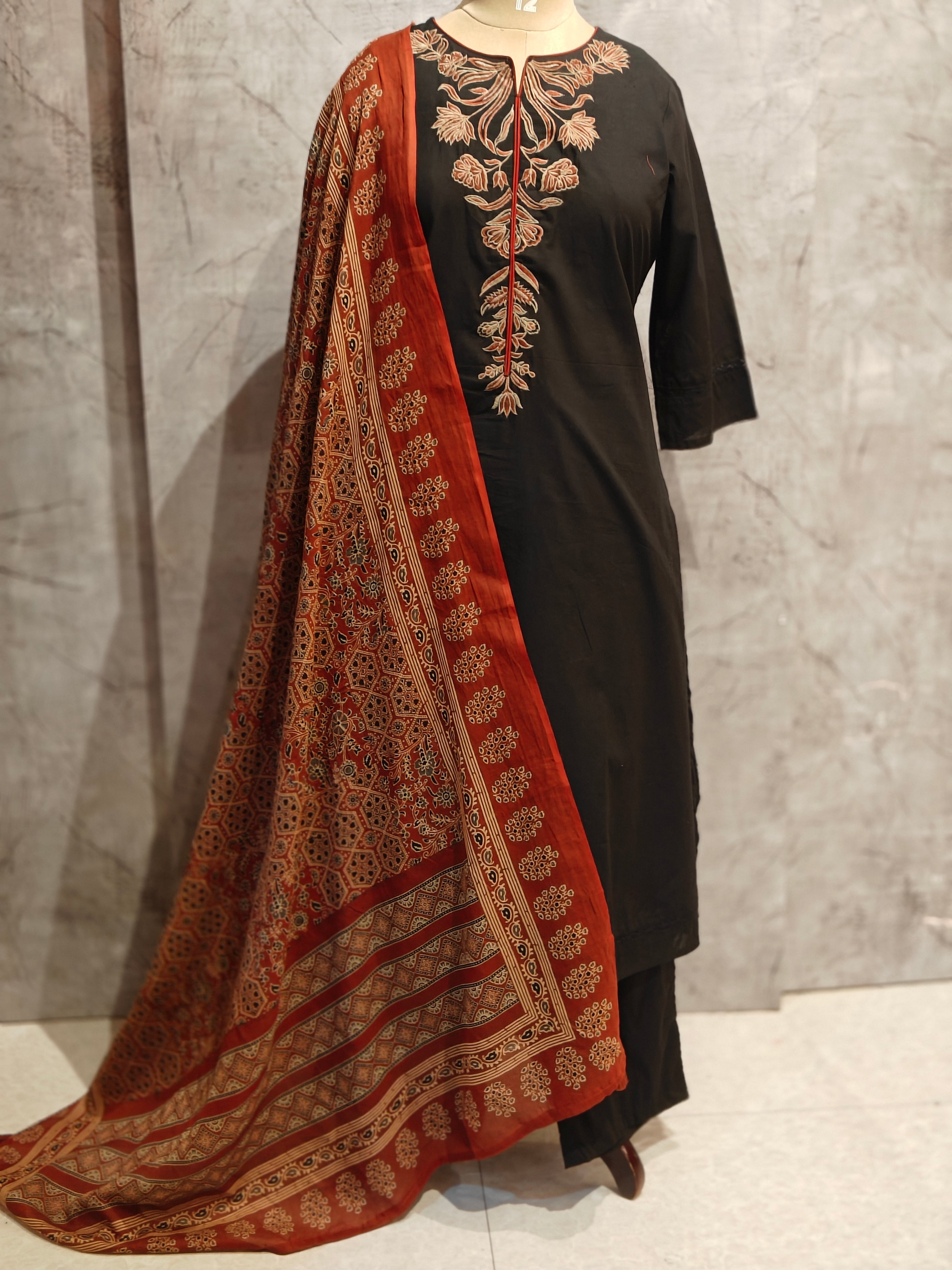 Black Cotton Thread Embroidery Straight Fit Kurtha 253